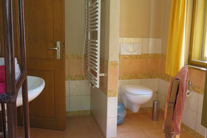 Room 9 of 14