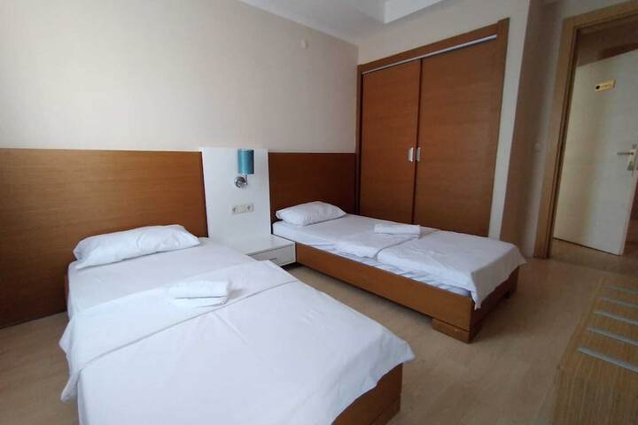 Room 9 of 16
