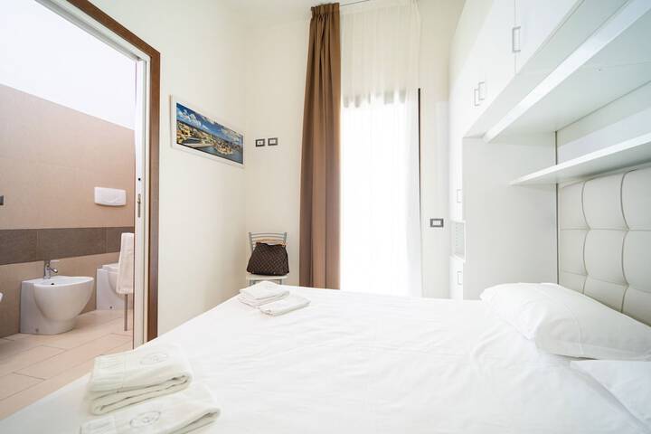 Room 1 of 5