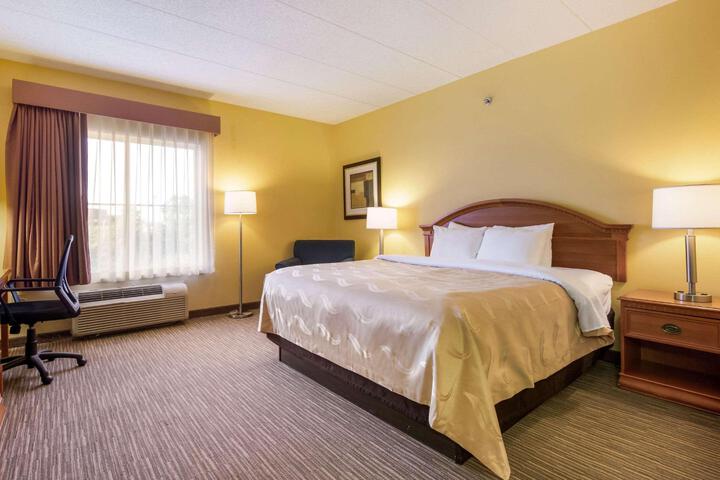 1 King Bed (14 of 38)