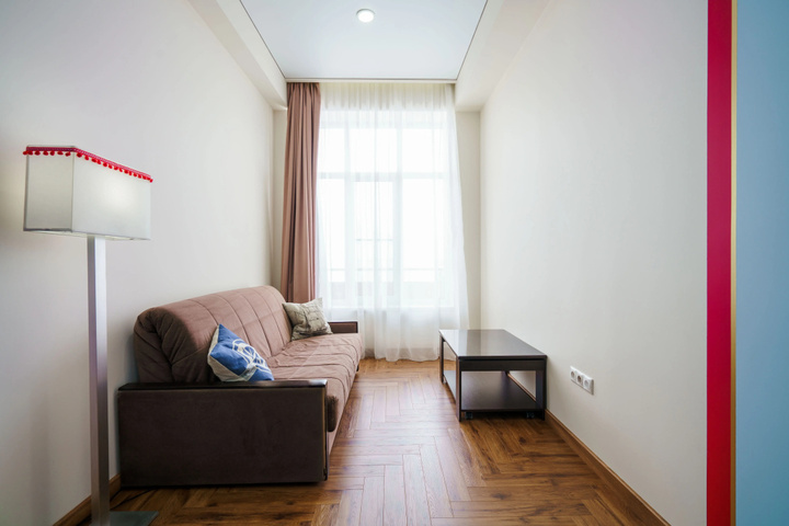 Room 10 of 11