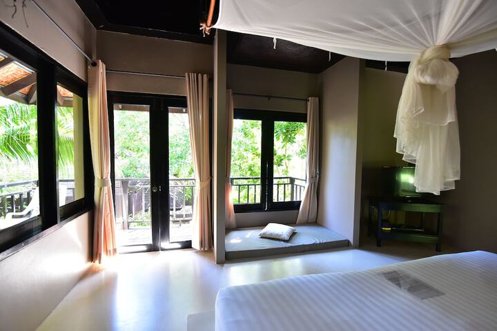 Room 15 of 128