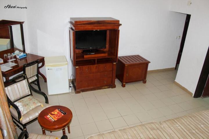 Room 35 of 62
