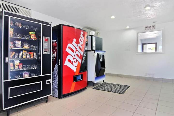 Snack bar