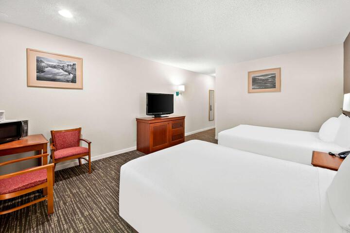 Accessible 2 Double Accessible Communication Assistance Walk in Shower Full Breakfast (1 of 21)