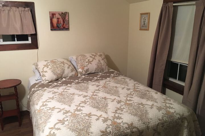 Room 2 of 122