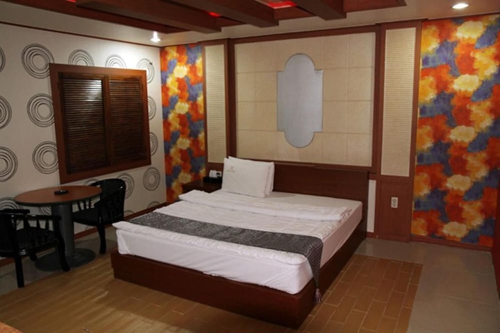 Room 22 of 29