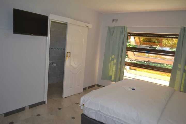 Room 18 of 18