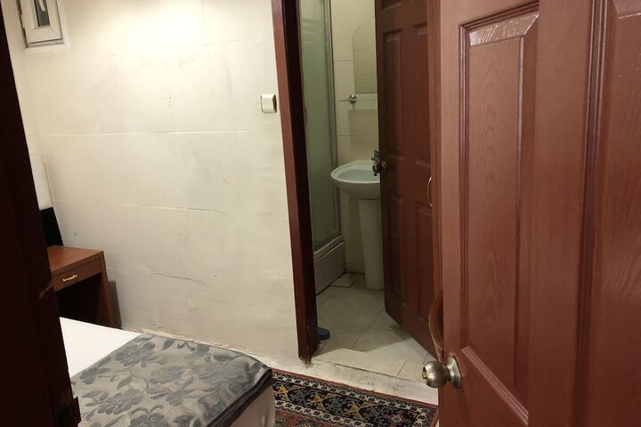 Room 24 of 36