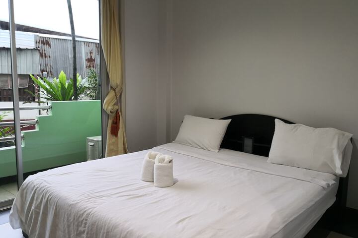 Room 4 of 23
