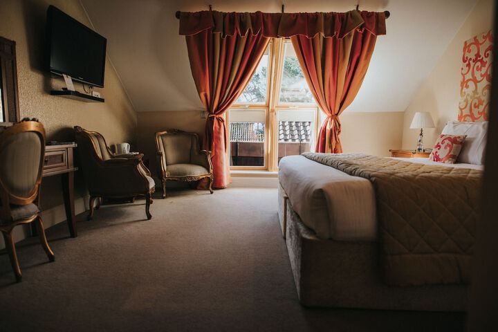 Room 3 of 42