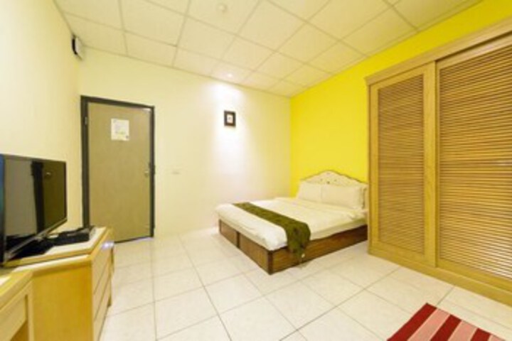 Room 9 of 24