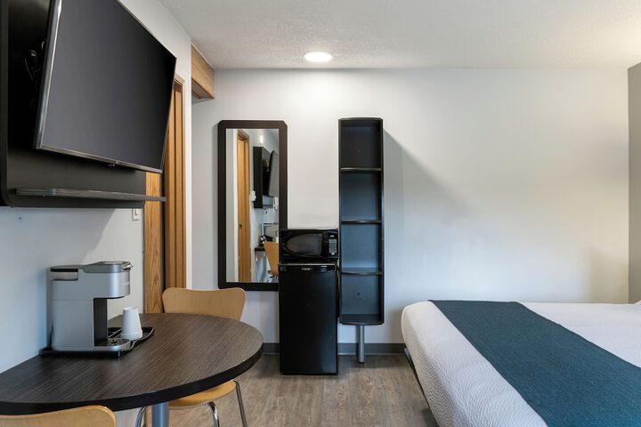 Room 7 of 51