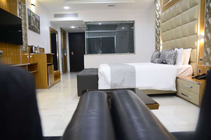 Room 14 of 71