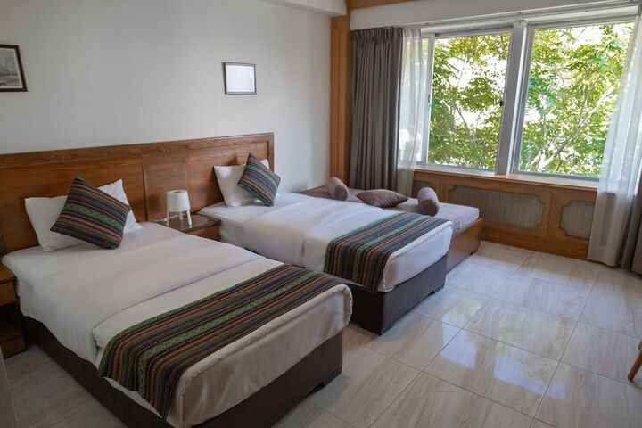 Room 21 of 34