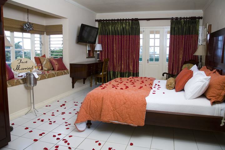 Room 4 of 71