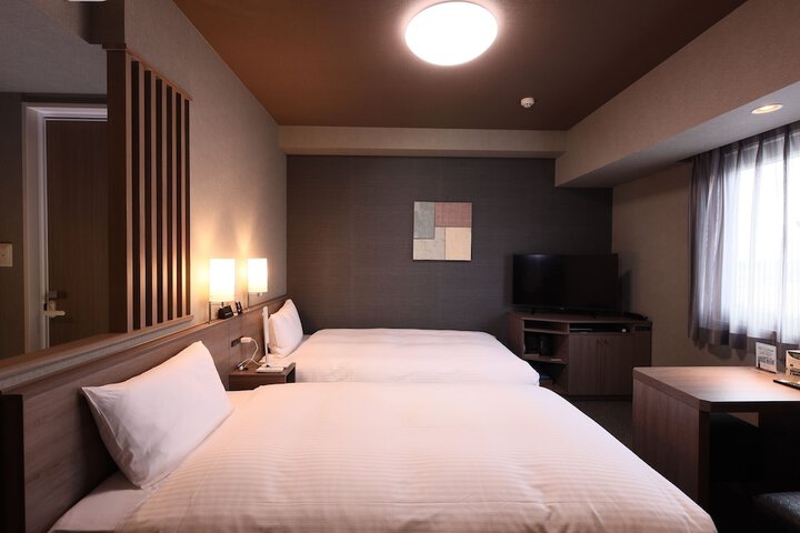 Room 6 of 31