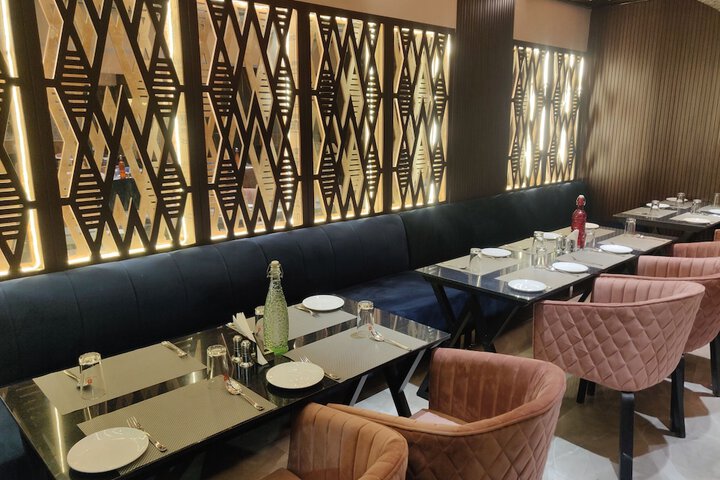 Dining 79 of 103