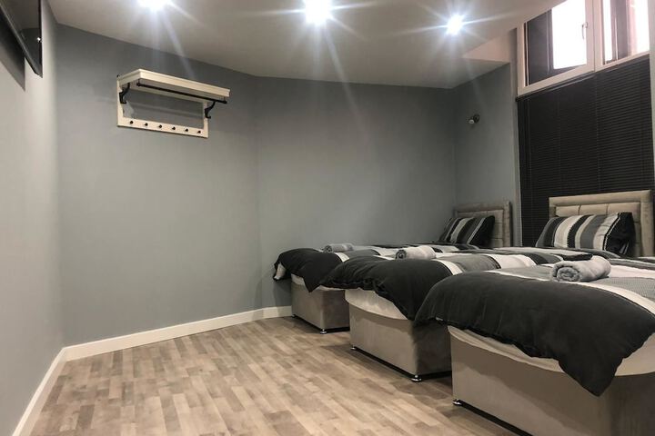 Room 16 of 36