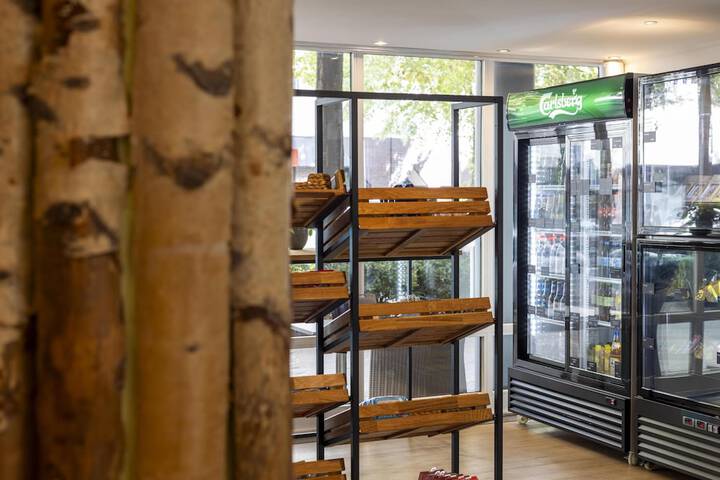 Guest Lobby