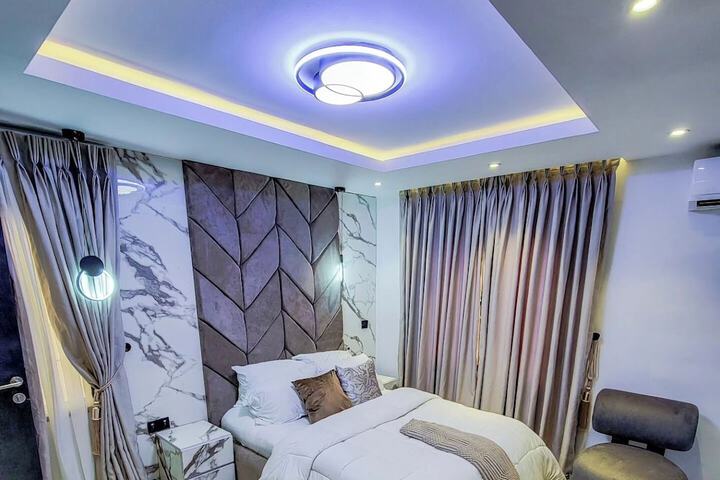 Room 9 of 24