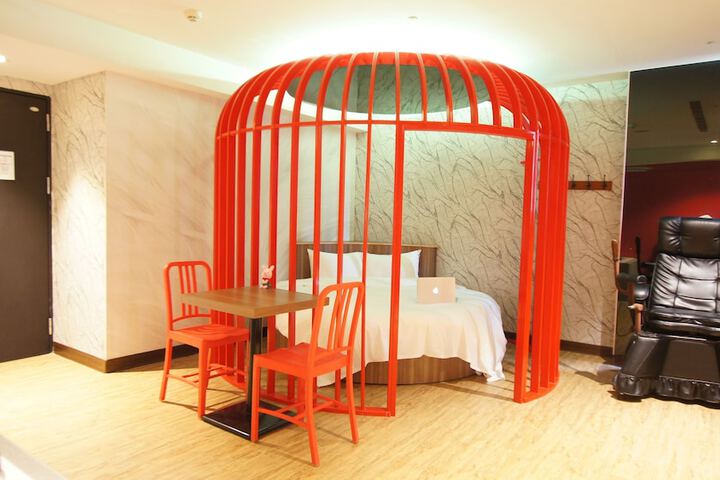Room 21 of 63
