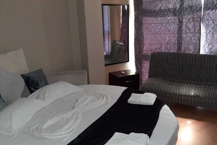 Room 1 of 11