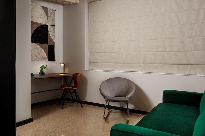 Room 30 of 63