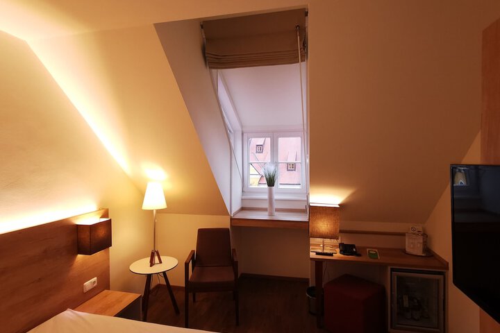 Room 19 of 59