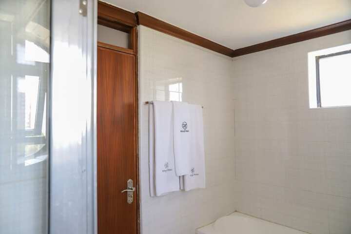 Room 20 of 34