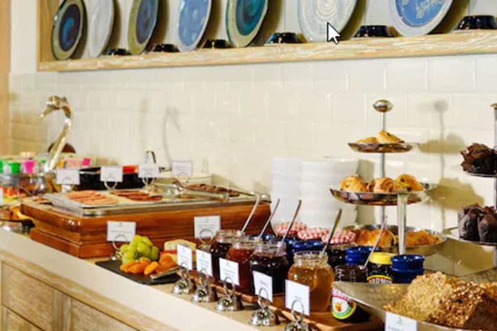 Breakfast/Coffee Service 17 of 25