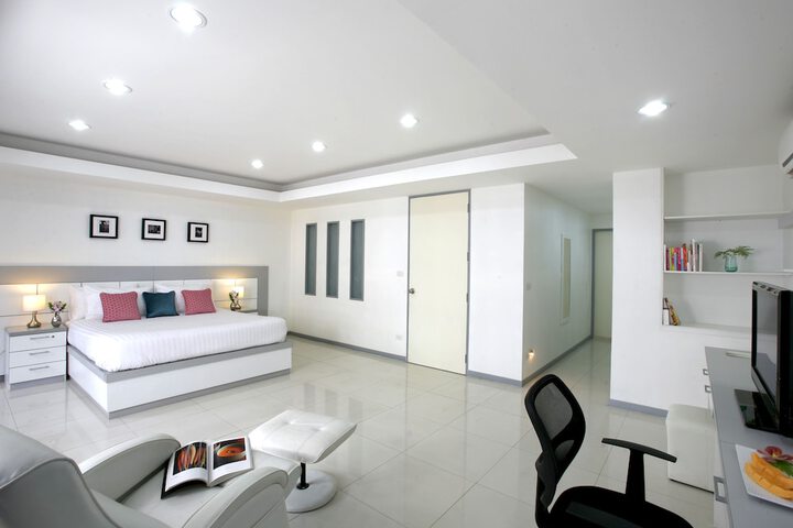 Room 5 of 11