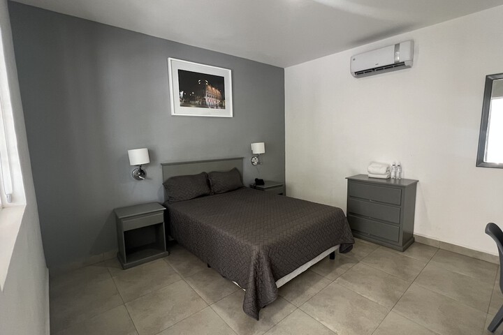 Room 7 of 18