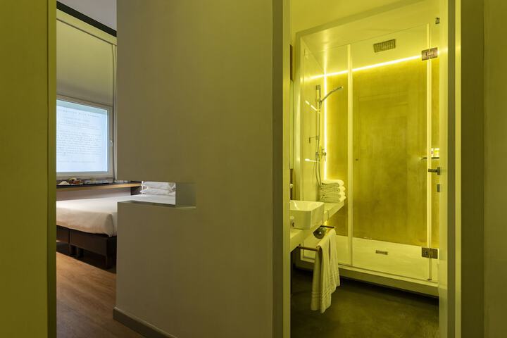 Room 22 of 30