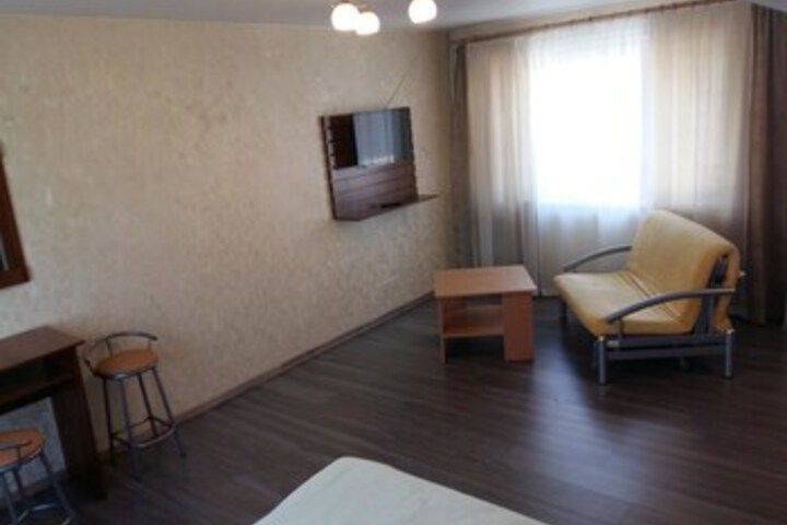 Room 6 of 13