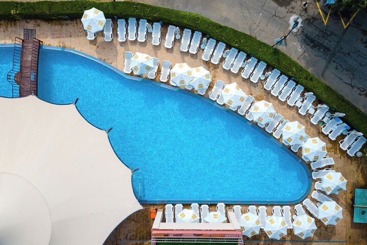 Pool 30 of 95