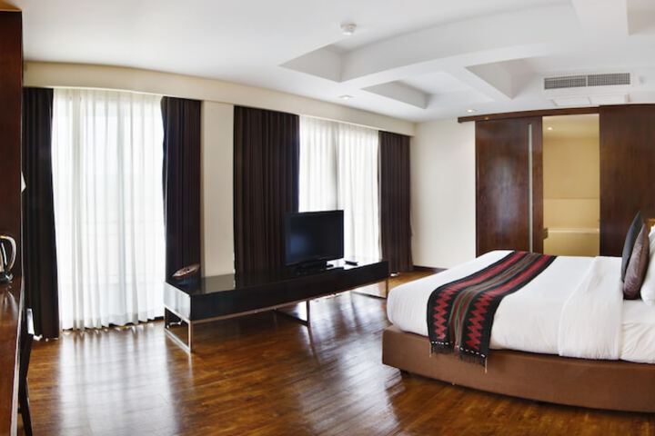 Room 8 of 61