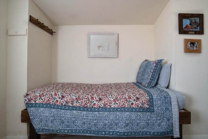 Room 3 of 52