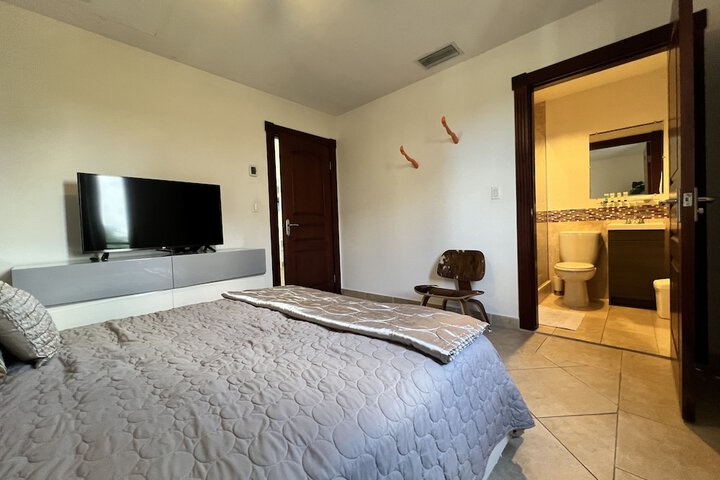 Room 15 of 93