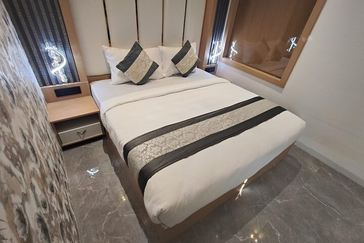 Room 15 of 74