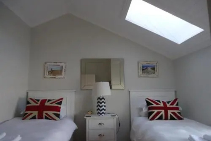 Room 5 of 21