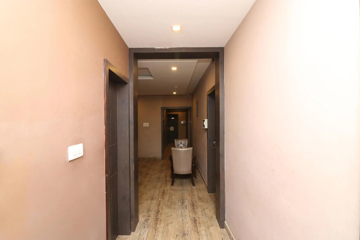 Room 9 of 20