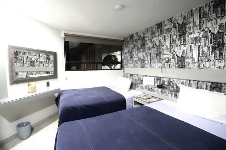 Room 5 of 45