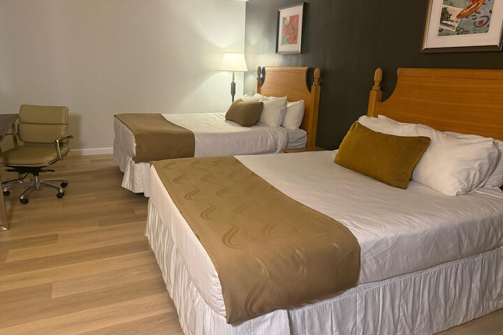Room 9 of 38