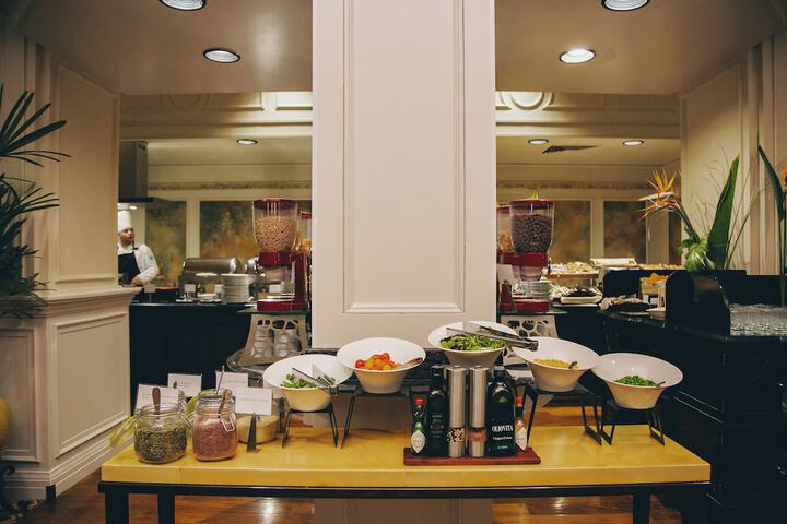 Dining 44 of 72