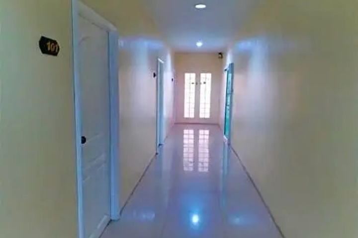Room 4 of 7