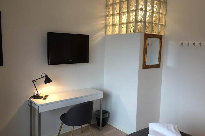 Room 9 of 46