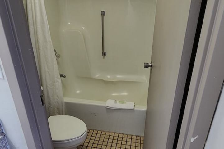 ADA Accessible Superior King with Roll in Shower (11 of 18)
