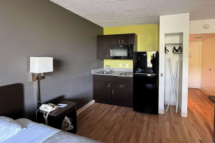 Room 14 of 33