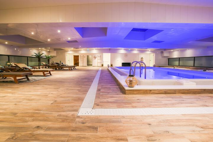 Pool Hotel